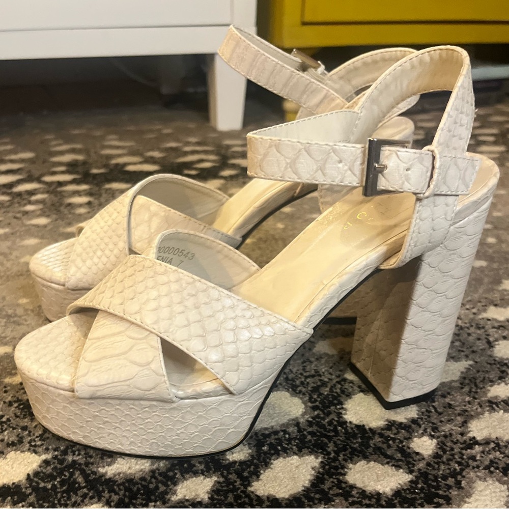 Shu Shop Eugenia White Snakeskin Platform Heel Sandal Shoes 7 NWOT